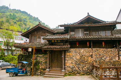 畬族也有長桌宴,路口攔門酒,對不上歌不讓進村