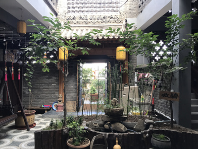 藏在臨潼鬧市區里的古樸民宿客棧!每一套客房都把我驚艷住了