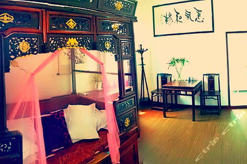 周莊夢水閣客棧 一樓臨河雕花房