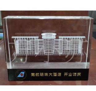 精工水晶獎(jiǎng)杯 3D激光內(nèi)雕工藝與現(xiàn)代獎(jiǎng)品的完美融合