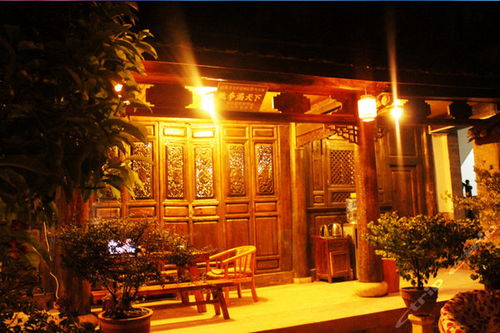 麗江古城忘憂客棧 標準間里的詩意棲居